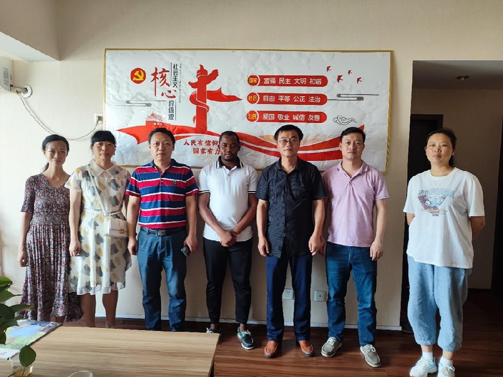 Shiyan City Zhangwan District United Front Work Department and other functional departments visited Shiyan Yinpengxing Electronic Technology Co., LTD